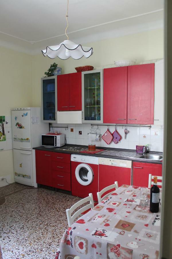 Appartamento In Centro Zona Fiera,Davanti Al Galliera Genua Zewnętrze zdjęcie